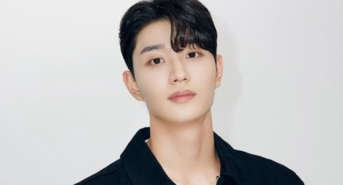 4 Ide Mix and Match Outfit Kasual ala Kim Jae Won, Tampil Chic dan Trendy!