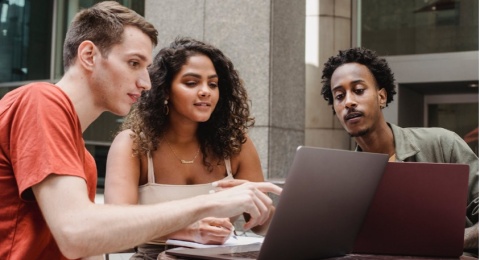 Lebih dari Sekadar Tugas: Apa yang Bisa Kita Pelajari dari Tugas Kelompok?