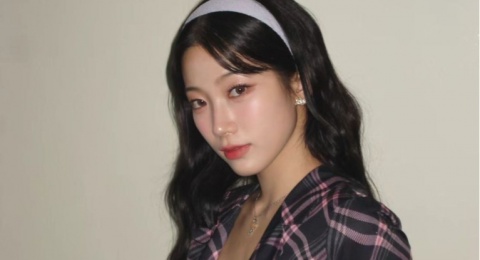 4 Ide OOTD Modis Kazuha LE SSERAFIM, Bikin Kamu Tampil Simpel dan Bergaya!