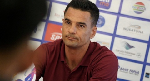 Respon Berkelas Carlos Pena usai Persija Dihukum PSSI, Ada Pesan Khusus?