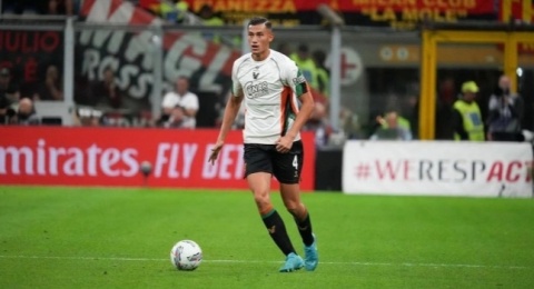 Media Italia Puji Jay Idzes Meskipun Venezia FC Dihajar AC Milan, Kok Bisa?