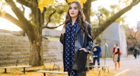 Tampil Stylish Tanpa Ribet, Ini 3 Gaya Fashion ala Elina Joerg!