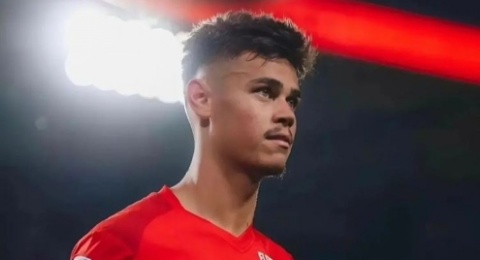 Kata-kata Mees Hilgers Jelang Hadapi Manchester United di Old Trafford