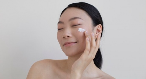 Kunci Makeup Flawless Sepanjang Hari! Ini 3 Rekomendasi Produk Primer Lokal