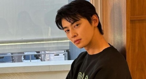 Tampil Santai dan Memesona Lewat 4 Inspirasi Daily Outfit ala Cha Eun Woo