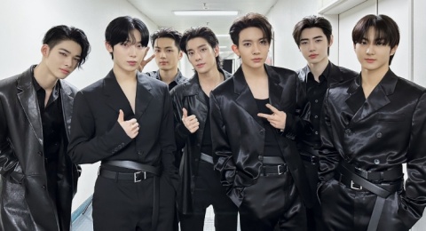Memukau! ENHYPEN Sukses Debut Konser di Stadion Korea Lewat Tur 'Walk The Line'