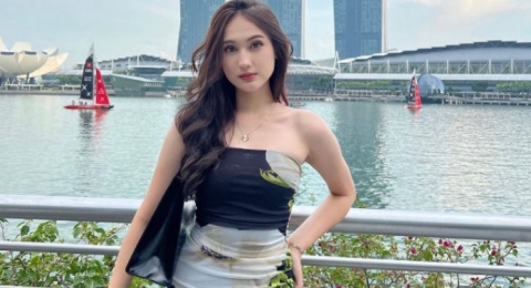 3 Gaya Outfit Elegan ala Laura Moane, Tampil Memukau di Setiap Kesempatan