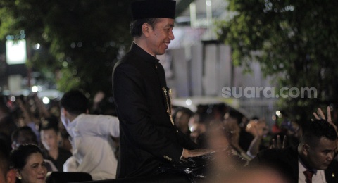 10 Tahun Kepemimpinan Jokowi: Membangun dari Pinggiran