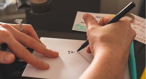 Surat Ini Tidak Penting: Non-Blok, Bebas Aktif, atau Bebas Bingung?