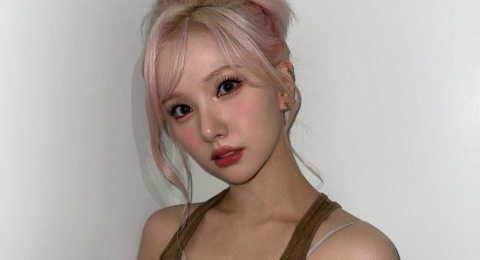 Mau Gaya Kasual yang Effortless? Sontek 4 Look Santai ala Eunha VIVIZ