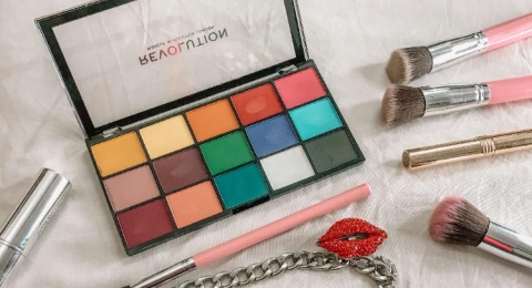 4 Lip Palette Terbaik dengan Pilihan Warna Cantik, Harga Mulai Rp50 Ribuan!