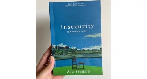 Ulasan Buku Insecurity is My Middle Name: Refleksi tentang Penerimaan Diri