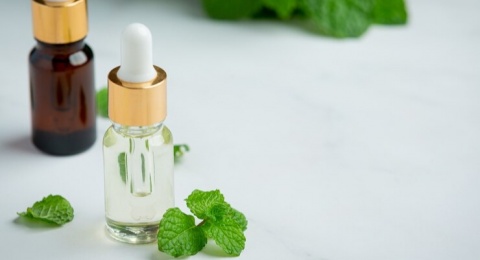 3 Rekomendasi Serum yang Mengandung Tea Tree, Ampuh Hempaskan Jerawat