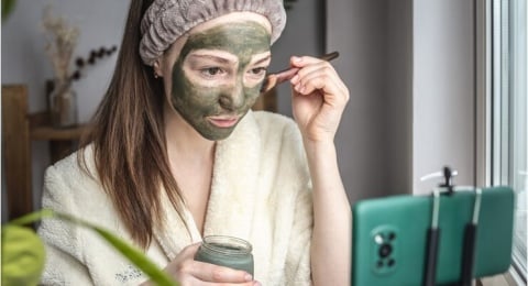 3 Rekomendasi Masker Jelly Lokal untuk Meredakan Kulit Kemerahan