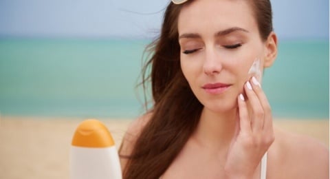 Bikin Awet Muda! 3 Rekomendasi Sunscreen dengan Kandungan Anti-Aging