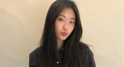 4 Inspirasi Outfit Kasual ala Oh Ye-ju yang Pas untuk Daily Wear!