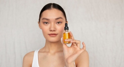 3 Rekomendasi Oil Serum yang Mengandung Retinol, Ampuh Atasi Tanda Penuaan