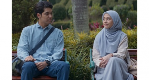 Ulasan Film Cinta Dalam Ikhlas: Kisah Haru yang Dibintangi Adhisty Zara