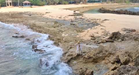 Pantai Batu Bengkung, Serpihan Surga di Malang Selatan!