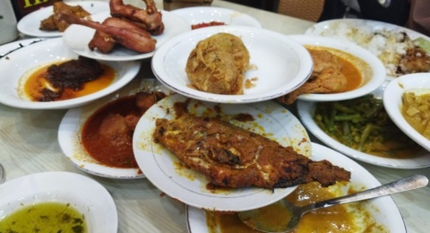 Restoran AC Andoenk, Sajian Masakan Padang Berkelas di Kota Jambi