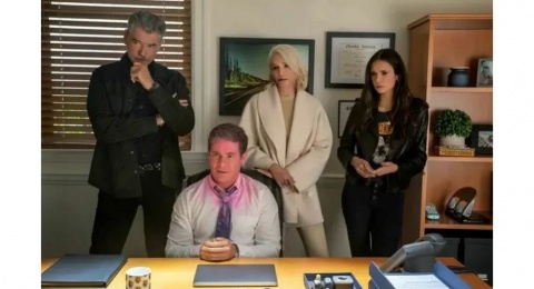 Ulasan Film The Out-Laws, Ketika Calon Mertua Ternyata Seorang Bandit