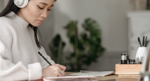 Merayakan Kartini, Merayakan Literasi Perempuan Indonesia