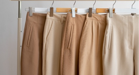 Upgrade Gaya Kantormu dengan 4 Celana High Waist yang Trendi dan Timeless