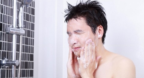 3 Cleanser untuk Pria, Ampuh Bersihkan Kulit dari Kotoran Tanpa Ketarik