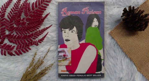 Mulanya Saling Benci Lalu Sama-Sama Jatuh Cinta dalam Novel Roman Picisan