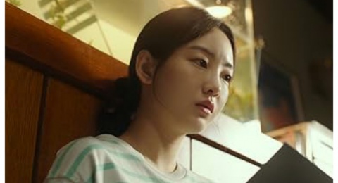 Ulasan Film Ditto, Kisah Cinta Remaja di Tahun Berbeda