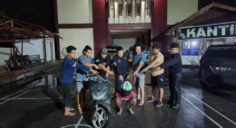 Residivis Jambret Diringkus Polres Solok Kota, Pelaku Incar Emak-emak Bawa Tas di Motor!