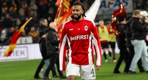 Punya 3 Caps Timnas Belanda, Apakah Jairo Riedewald Masih Bisa Bela Timnas Indonesia?