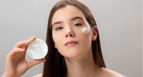 Bebas Iritasi! 4 Moisturizer Fragrance-Free Terbaik untuk Kulit Sensitif
