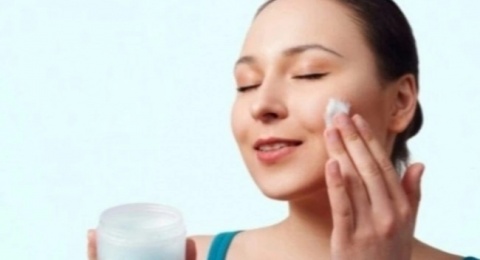 3 Rekomendasi Pelembab dengan Kandungan Collagen, Ampuh Mengecangkan Kulit