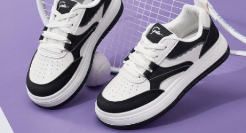 5 Sepatu Sneakers Corolla di Bawah 200 Ribu, Tetap Keren Tanpa Overbudget