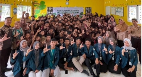 Sosialisasi Bahaya Gadget: KKN Unila Edukasi Siswa SDN 05 Ujung Gunung Ilir