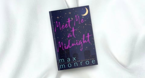 Ulasan Novel Meet Me at Midnight, Antara Persahabatan dan Cinta