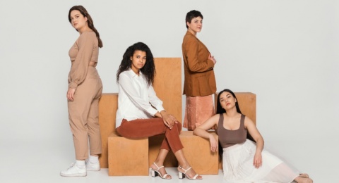 Dari Toga Romawi Sampai Baju Virtual: Perjalanan 'Fashion' dari Zaman Batu Hingga Era TikTok