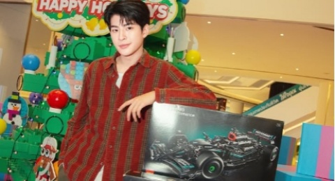 Pamer Gaya Kasual Stylish dengan 3 OOTD Kemeja ala Pakin Kunnawat