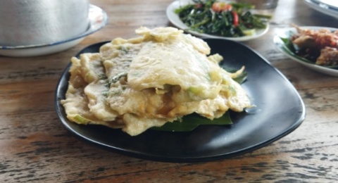 Menikmati Mendoan, Cita Rasa Banyumas yang Tak Lekang oleh Waktu