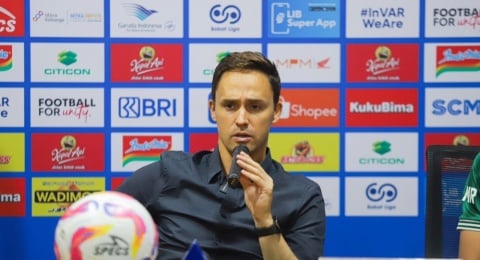 Pelatih Persebaya Berambisi Menangkan Semua Pertandingan di Bulan Februari