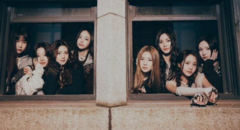 Hearts2Hearts Usung Konsep Film Alice in Wonderland di Lagu Debut The Chase