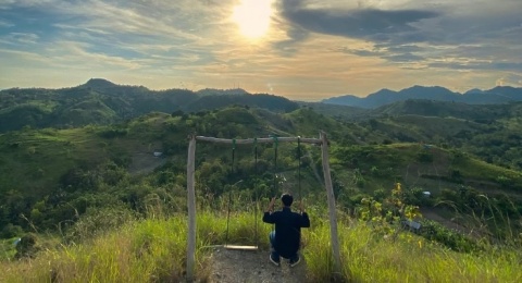 Mau Camp di Akhir Pekan? Bukit Soe Pemboborang di Majene Cocok Jadi Pilihan