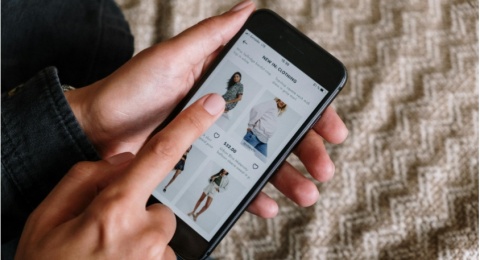 Antara Hasrat dan Kebutuhan: Efek BNPL dan Sikap Konsumtif Generasi Muda