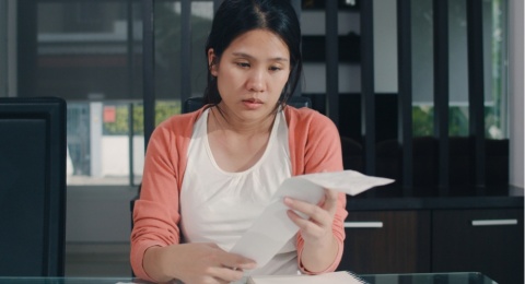 Ironi Pinjaman Online: Kenapa Masih Banyak Orang yang Terjebak di Dalamnya?
