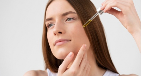3 Pilihan Serum untuk Mengontrol Sebum, Wajah Bebas Kilap Seharian!