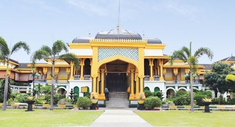 Istana Maimun, Tempat Wisata Bersejarah dengan Bangunan Megah di Medan