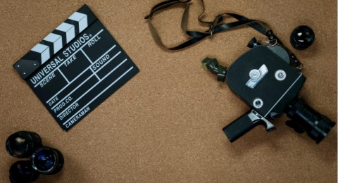 Lebih Padat dari Film Panjang, Yuk Kenalan Sama Medium Film!