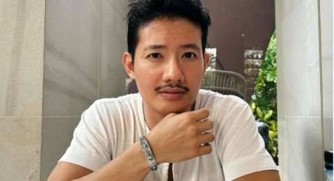 4 Film Thailand yang Dibintangi Pae Arak, Terbaru Ada Will You Marry Monk?