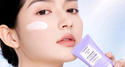 Anti Kilap! 4 Sunscreen Oil Control yang Jaga Wajah Matte Seharian